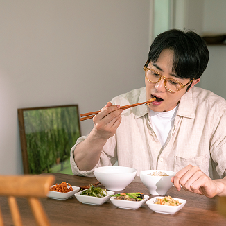 한쪽으로만 씹지 않기